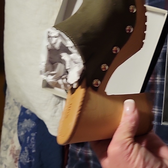 Sun stone clogs size 5 - Picture 2 of 5